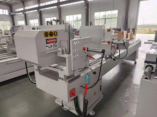 Máy cưa cắt chính xác hai đầu 400mm Thiết bị xử lý hồ sơ cửa sổ PVC