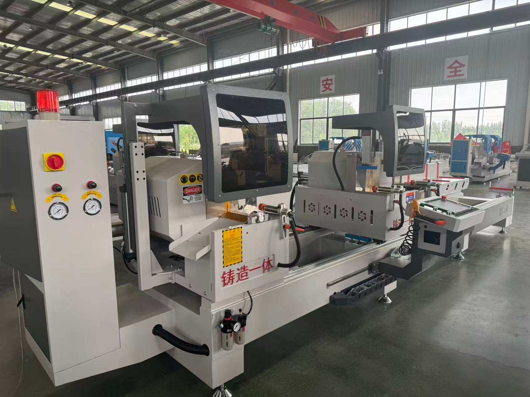 Máy cưa cắt chính xác CNC 550, chiều dài cố định, 45°/90°