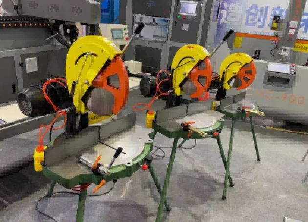 Máy cưa cắt thủ công một đầu cấp công nghiệp