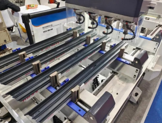 Máy khoan tường rèm nhôm CNC 4 đầu chính xác